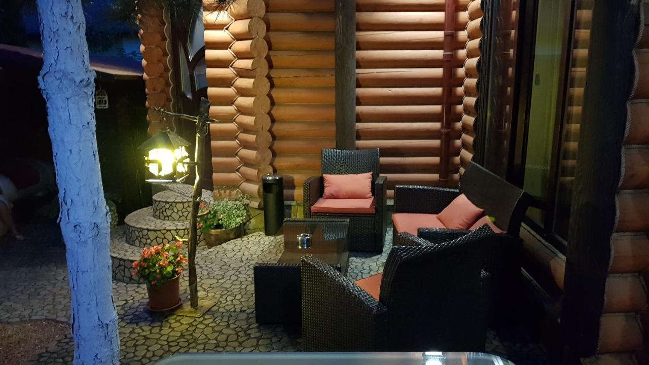 Luxury Villa With Pool And Sauna Chernivtsi Exterior foto