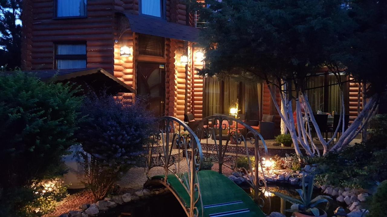 Luxury Villa With Pool And Sauna Chernivtsi Exterior foto