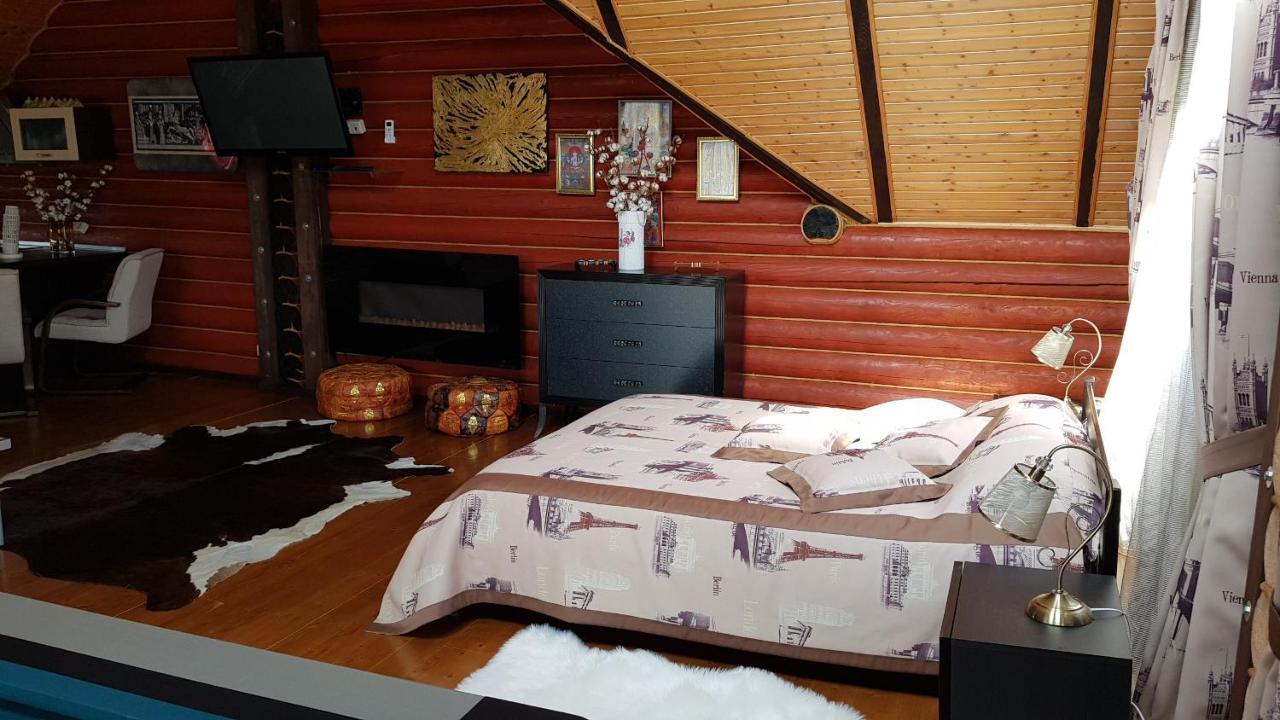 Luxury Villa With Pool And Sauna Chernivtsi Exterior foto
