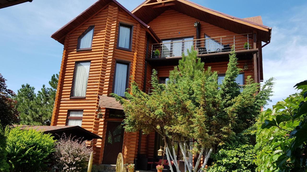 Luxury Villa With Pool And Sauna Chernivtsi Exterior foto