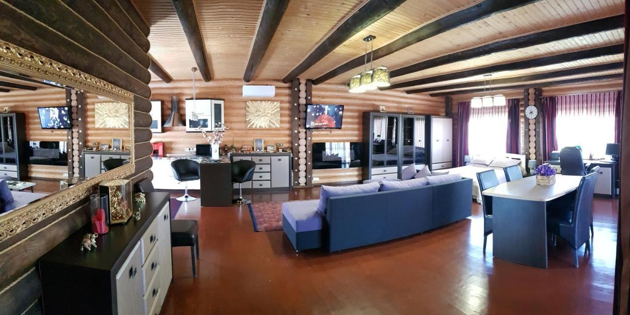 Luxury Villa With Pool And Sauna Chernivtsi Exterior foto
