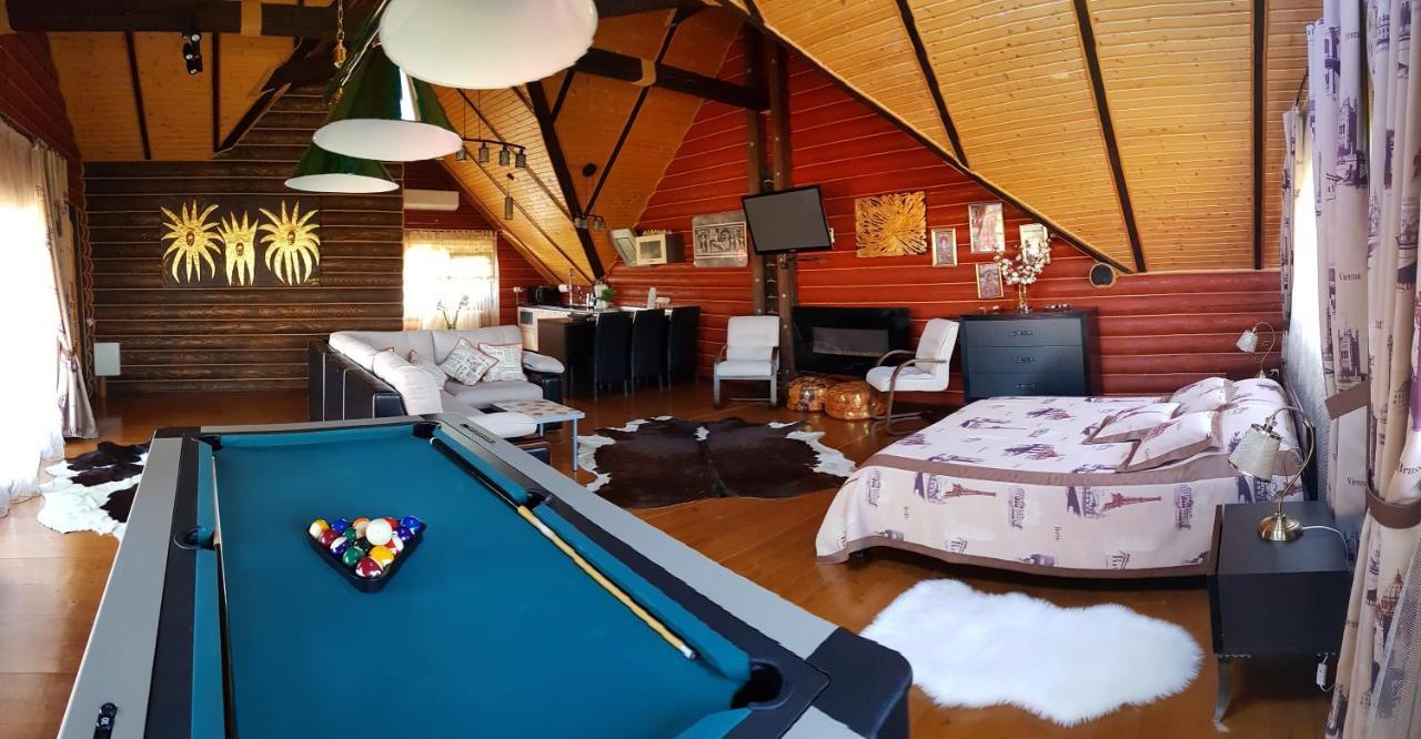 Luxury Villa With Pool And Sauna Chernivtsi Exterior foto